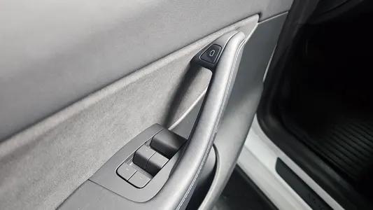 Tesla Y AWD 2022 28