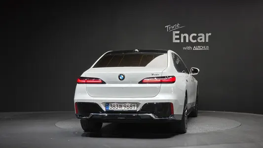 BMW 7 Series (G70) 740i sDrive M 2023 4