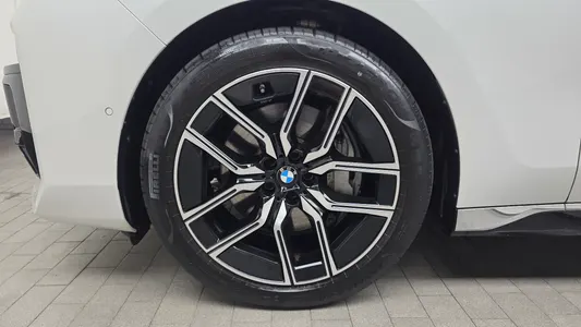 BMW 7 Series (G70) 740i sDrive M 2023 5