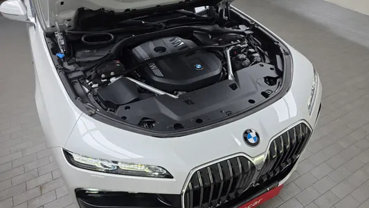 BMW 7 Series (G70) 740i sDrive M 2023 6