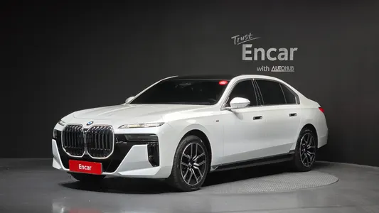 BMW 7 Series (G70) 740i sDrive M 2023