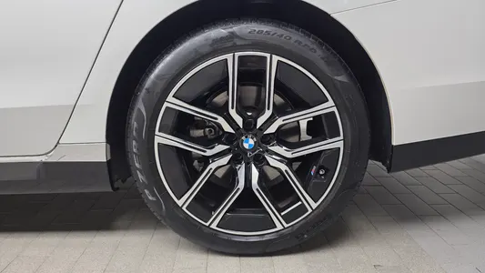 BMW 7 Series (G70) 740i sDrive M 2023 21