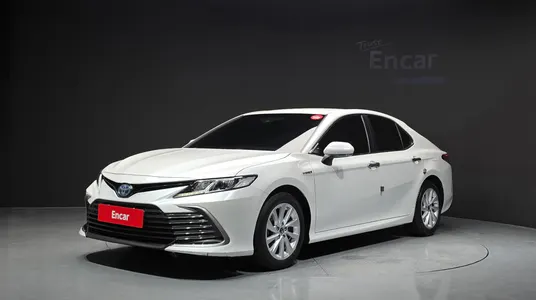 Toyota (XV70) 2.5 LE 2022