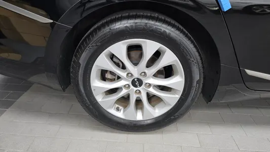 Kia K8 3.5 LPG 2WD 2023 5