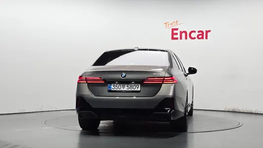 BMW 5 Series (G60) 530i xDrive M 2025 4