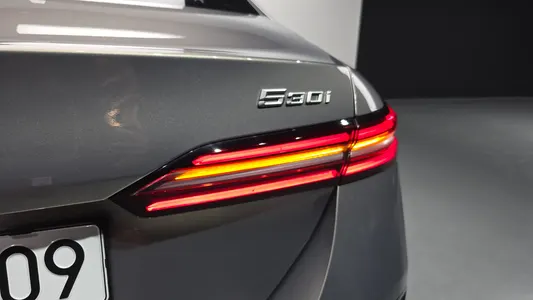 BMW 5 Series (G60) 530i xDrive M 2025 23