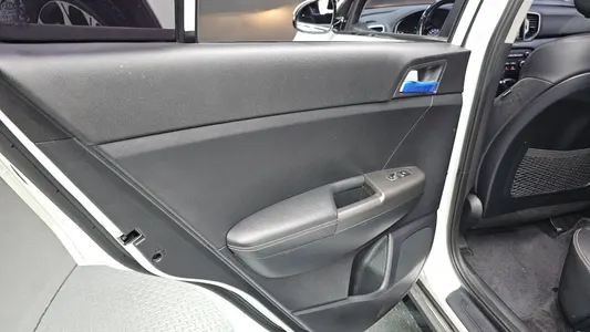 Kia 4 2.0 2WD 2017 25