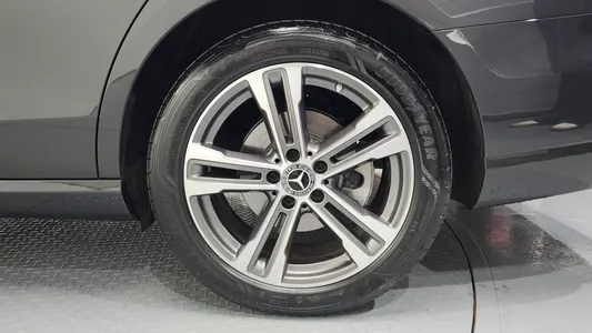 Mercedes-Benz E-Class W213 E250 2023 21