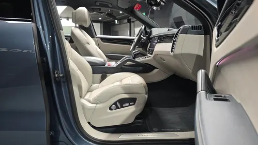 Porsche (PO536) 3.0 2020 26