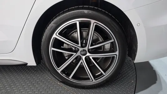 Audi A5 (B10) 40 TFSI S Line 2025 21