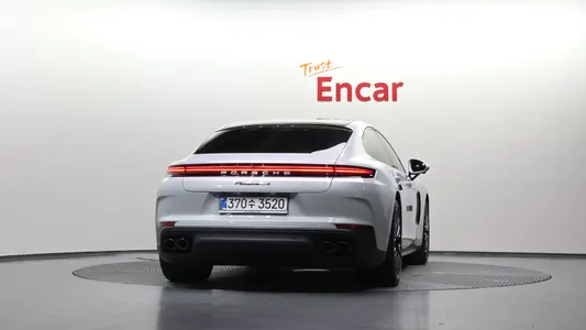 Porsche (976) 2.9 AWD 2025 4