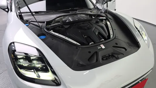 Porsche (976) 2.9 AWD 2025 6