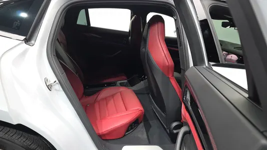 Porsche (976) 2.9 AWD 2025 12