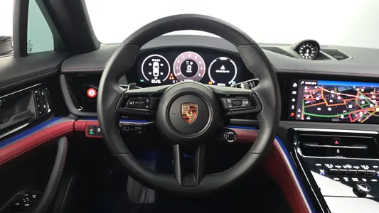 Porsche (976) 2.9 AWD 2025 13