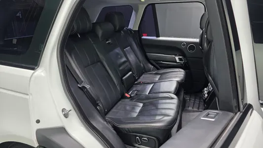 Land Rover 4 4.4 SDV8 Vogue SE 2013 11