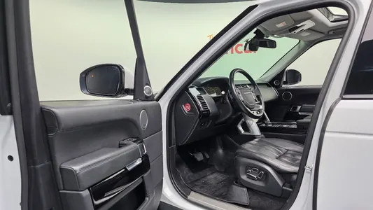 Land Rover 4 4.4 SDV8 Vogue SE 2013 10