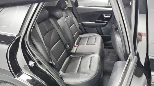Kia 니로 1.6 HEV 2021 11
