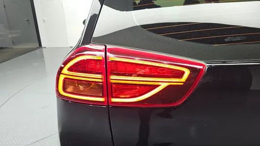 Kia 니로 1.6 HEV 2021 24