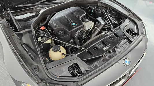 BMW 5 Series (F10) 528i xDrive 2014 6
