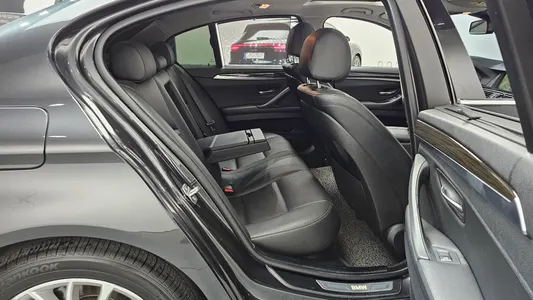 BMW 5 Series (F10) 528i xDrive 2014 12