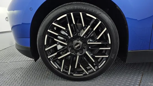 MINI 4 SE 2024 5