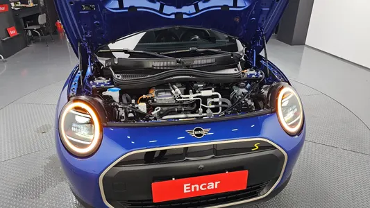 MINI 4 SE 2024 6