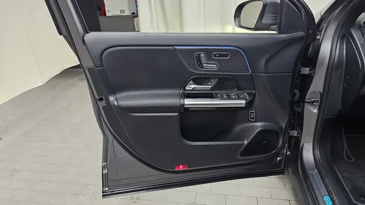 Mercedes-Benz EQA H243 EQA250 2025 24