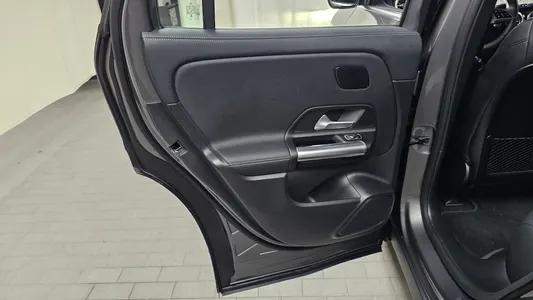 Mercedes-Benz EQA H243 EQA250 2025 25