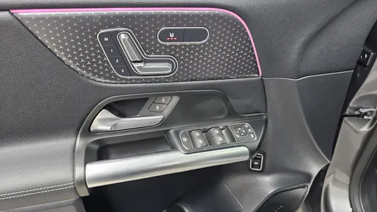 Mercedes-Benz EQA H243 EQA250 2025 27