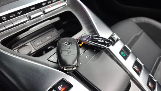 Mercedes-Benz AMG GT 4 43 4MATIC+ 2023 35