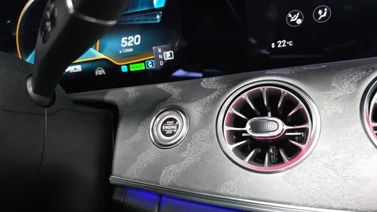 Mercedes-Benz AMG GT 4 43 4MATIC+ 2023 38