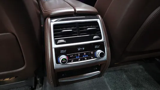 BMW 7 Series (G11) 740Ld xDrive M 2017 31