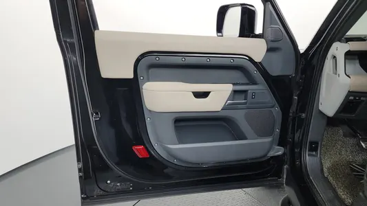 Land Rover (L663) 90 D250 S 2022 25