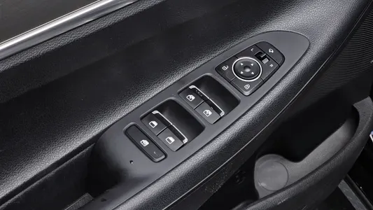 Hyundai IG 3.0 LPi () 2019 18