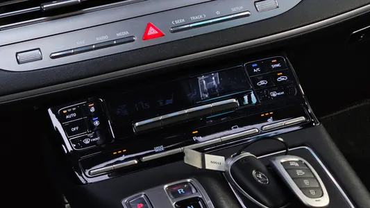 Hyundai IG 3.0 LPi () 2019 28