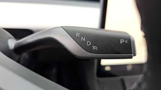 Tesla Y AWD 2024 9