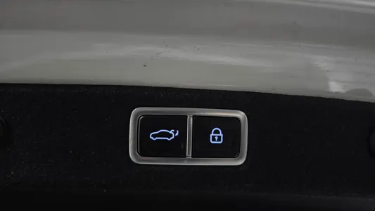 Hyundai (GN7) 2023 16
