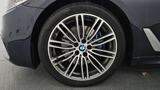 BMW 5 Series (G30) 530i M 2020 4