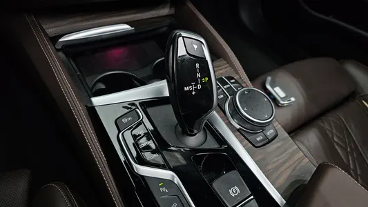 BMW 5 Series (G30) 530i M 2020 8