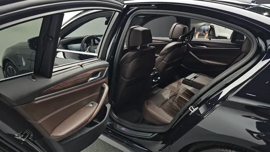 BMW 5 Series (G30) 530i M 2020 11