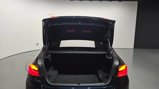 BMW 5 Series (G30) 530i M 2020 19