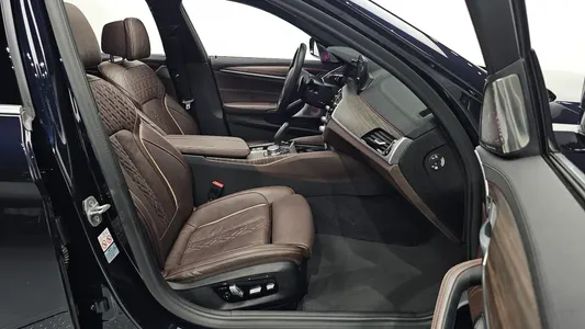 BMW 5 Series (G30) 530i M 2020 26