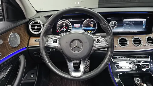 Mercedes-Benz E-Class W213 E300 4MATIC 2018 13