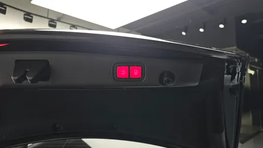 Mercedes-Benz E-Class W213 E300 4MATIC 2018 35