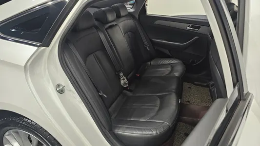 Hyundai LF LPI 2015 11
