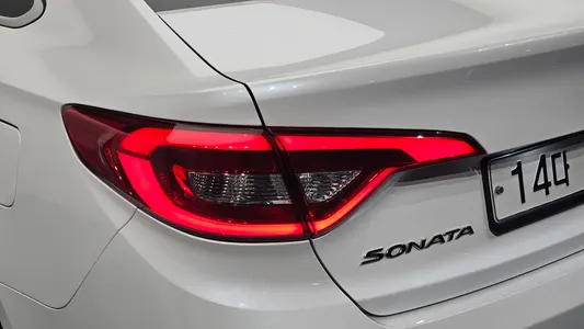Hyundai LF LPI 2015 23