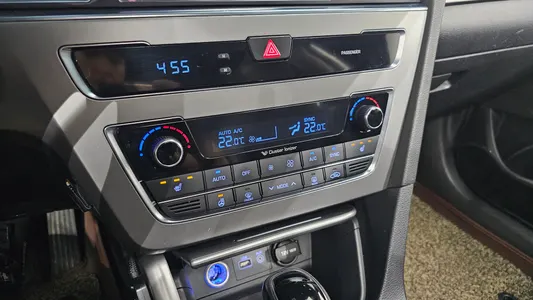 Hyundai LF LPI 2015 31