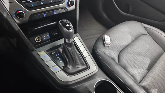 Hyundai AD 1.6 GDI 2017 9
