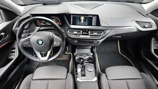 BMW 1 Series (F40) 120i 2023 7