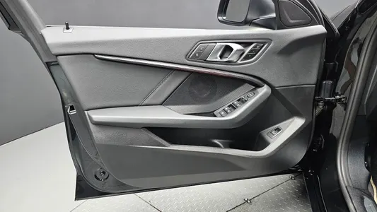 BMW 1 Series (F40) 120i 2023 24